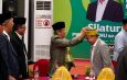 Songkok Guru untuk Gus Rozin, Simbol Penghormatan dan Silaturahmi Antar Ulama